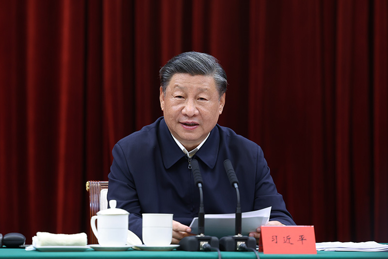2023年10月12日下午，中共中央總書記、國家主席、中央軍委主席習(xí)近平在江西省南昌市主持召開進(jìn)一步推動(dòng)長江經(jīng)濟(jì)帶高質(zhì)量發(fā)展座談會(huì)并發(fā)表重要講話。新華社記者 鞠鵬 攝