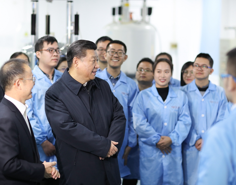 2019年1月17日，習(xí)近平在天津南開大學(xué)元素有機(jī)化學(xué)國家重點實驗室同師生親切交流。